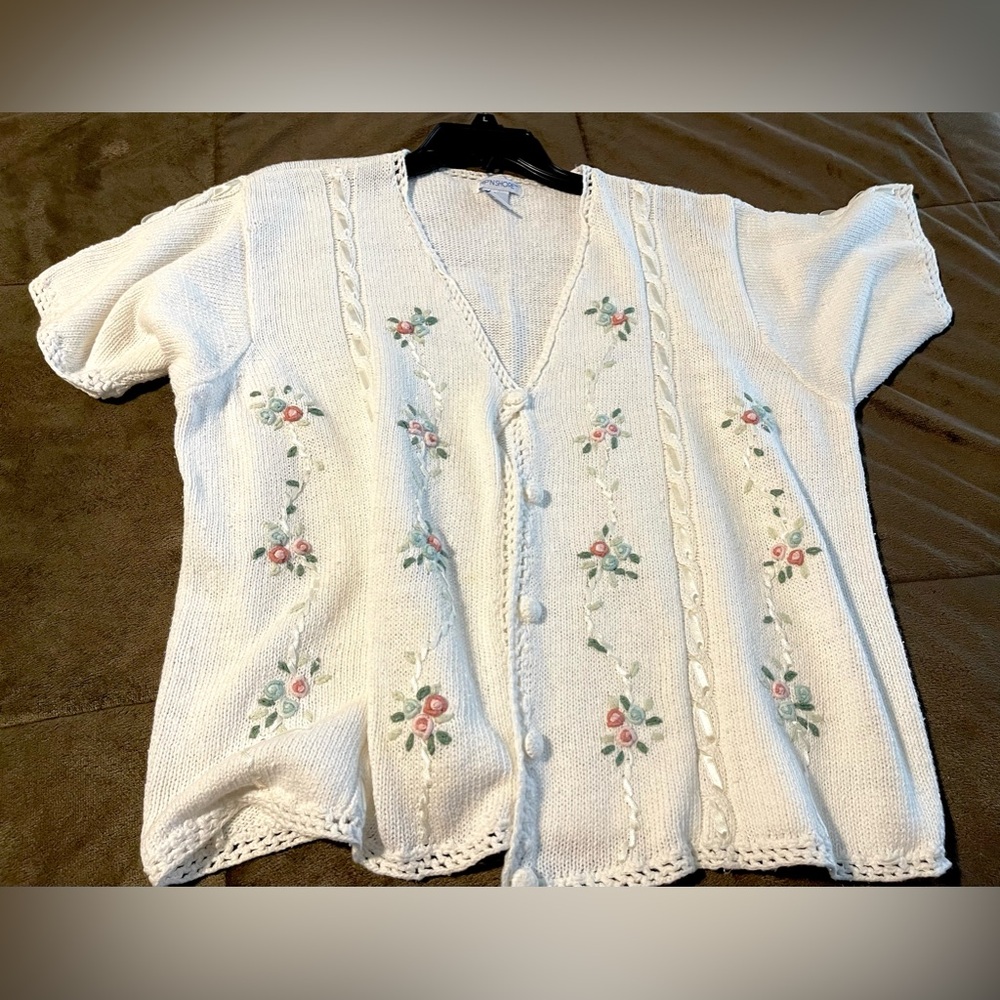 Embroidered Flowers Cardigan
